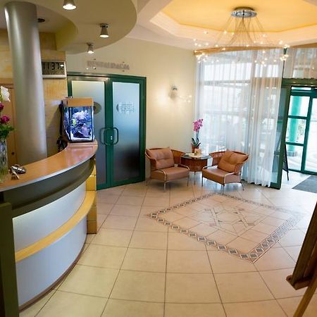 Hotel Classic Жешув Экстерьер фото
