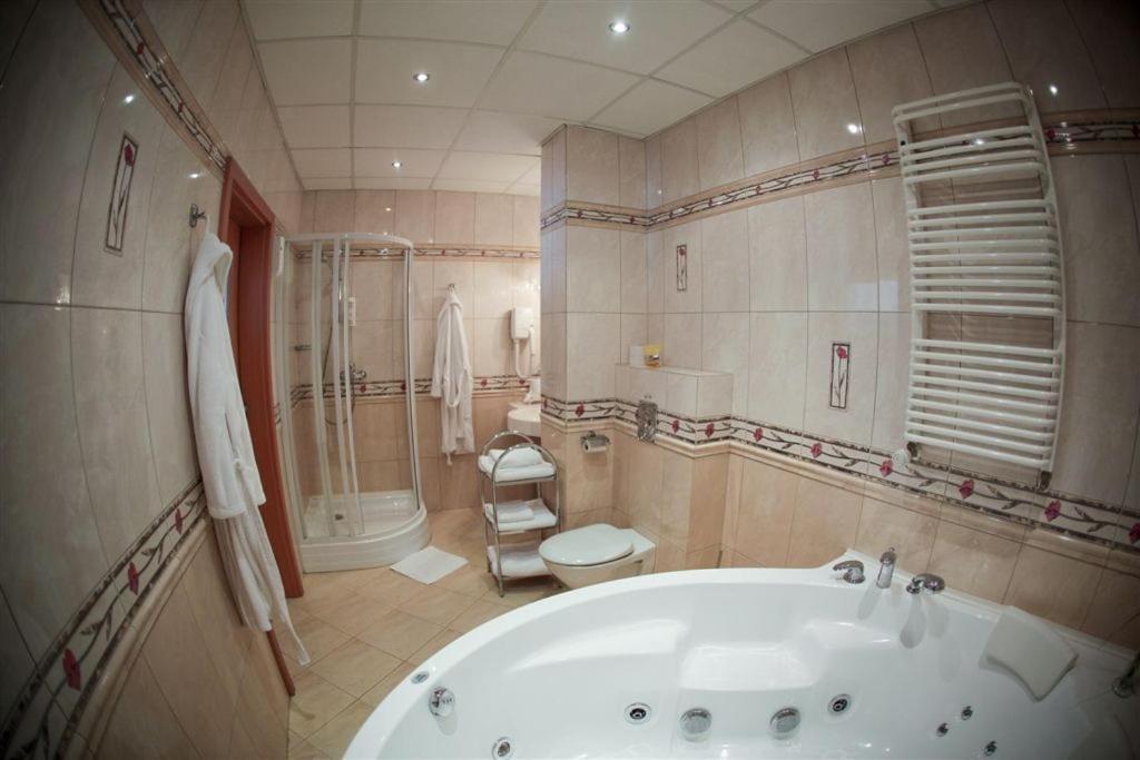 Hotel Classic Жешув Экстерьер фото