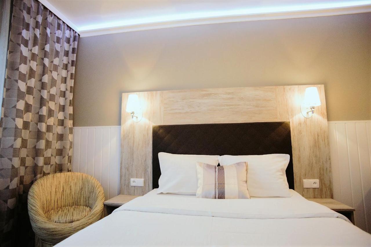 Hotel Classic Жешув Экстерьер фото